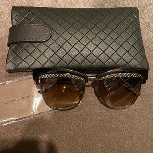 New authentic Bottega Veneta sunglasses eyewear